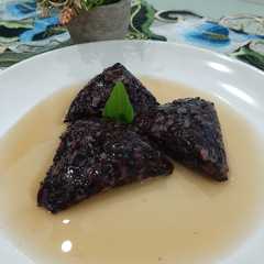 Lupis Ketan Hitam রেসিপির প্রধান ছবি