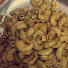 A picture of Macaroni.