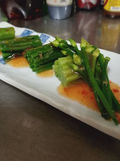 泰式涼拌韮菜花 的食譜成品照片