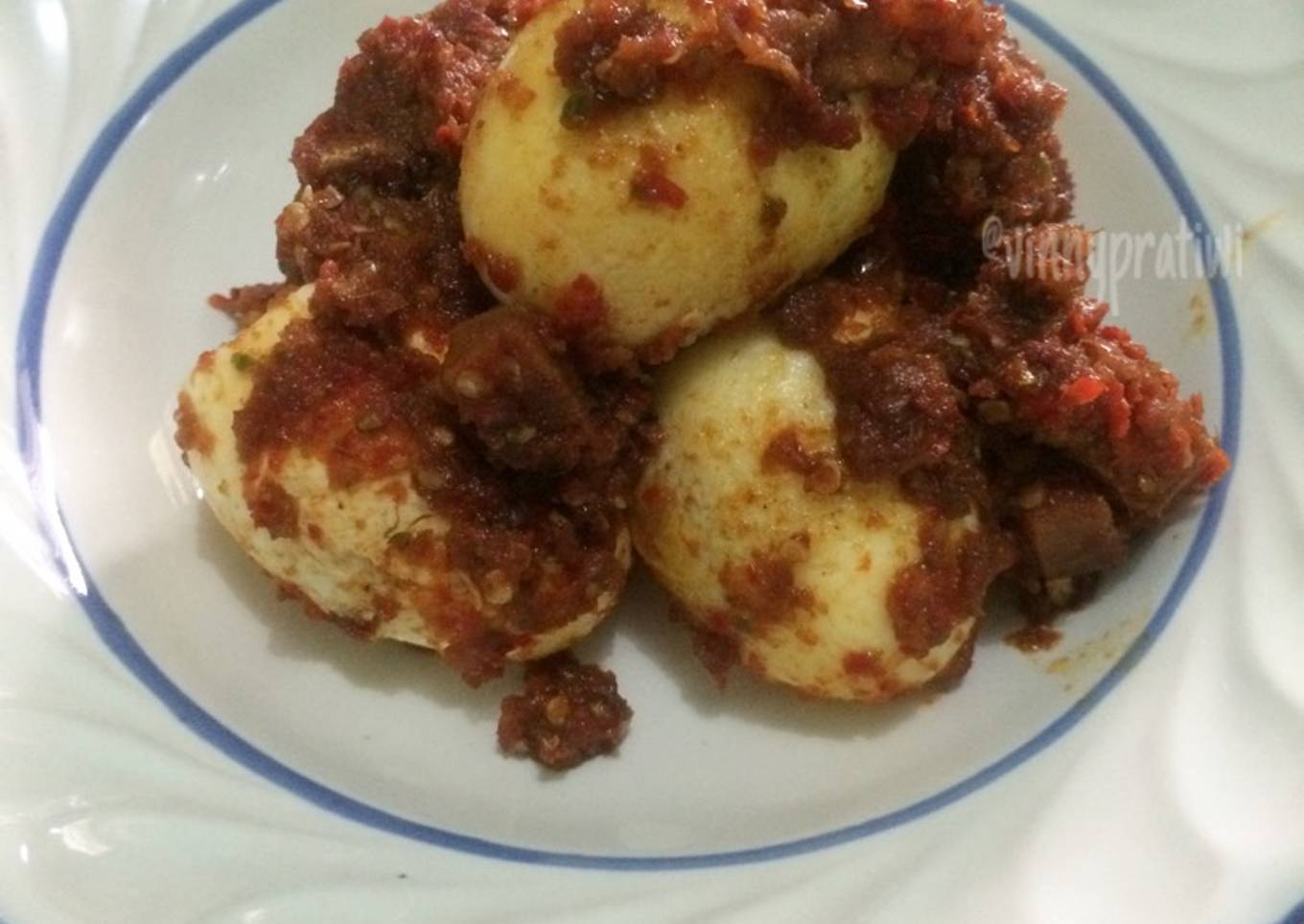 Resep Telur dan Ikan Asin Jambal Roti Balado, Enak Banget