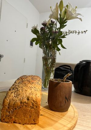 Una foto de Pan integral con semillas