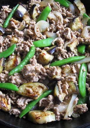 A picture of Minced Meat & Veggies with Teriyaki Sauce.