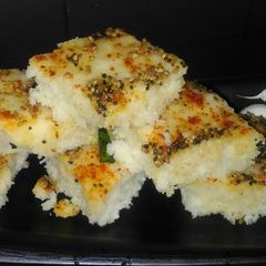 A picture of Suji Instant Lahsuni Dokla.