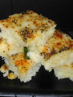 A picture of Suji Instant Lahsuni Dokla.