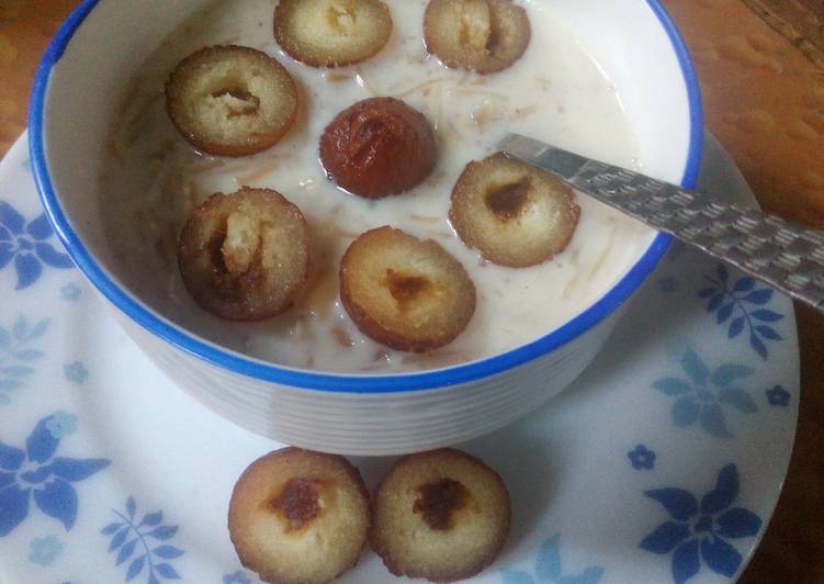 Recipe of Quick Dates stuffed mini gulabjamun in shirkhurma