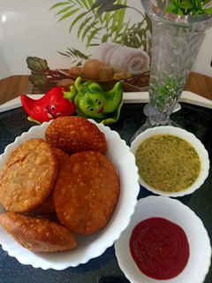 मटर की कचौड़ी(mater ki kachori recipe in hindi) रेसिपी मुख्य फोटो