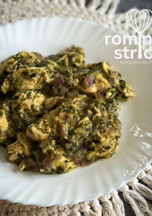 Una foto de Cazuela de pollo, espinaca y salsa blanca en 15 minutos 🍗⏰🥬