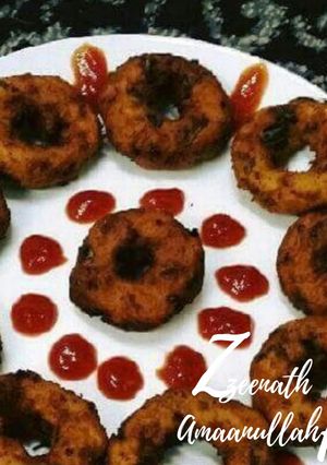 A picture of Bread Medu Vadas.