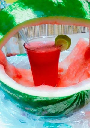A picture of Watermelon juice with Lemon.