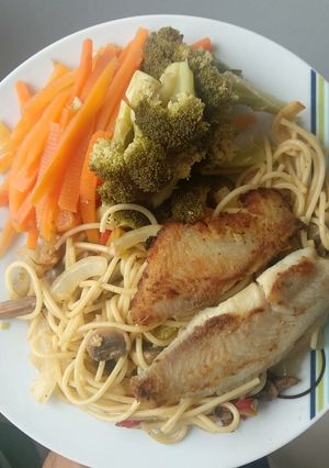 Una foto de Pasta y pescado