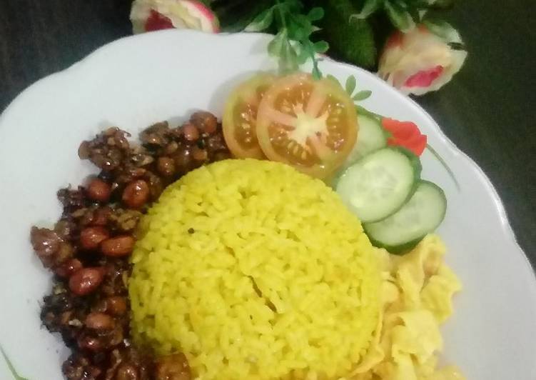 Nasi kuning praktis