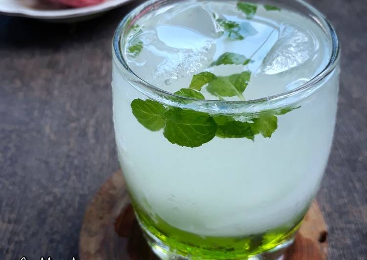 Resep Coconut Water Mint yang Menggugah Selera