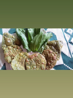 પાલક પૂરી (Palak Puri Recipe In Gujarati) રેસીપી મુખ્ય ફોટો