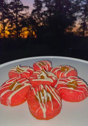 Una foto de Pepas de dulce de leche •bañadas en chocolate blanco•