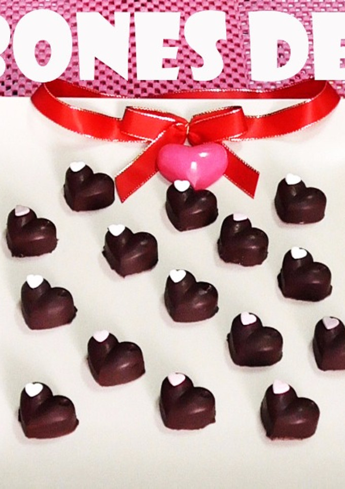Una foto de Bombones corazón rellenos de café