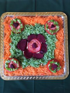 વેજીટેબલ સલાડ (Vegetable Salad Recipe In Gujarati) રેસીપી મુખ્ય ફોટો
