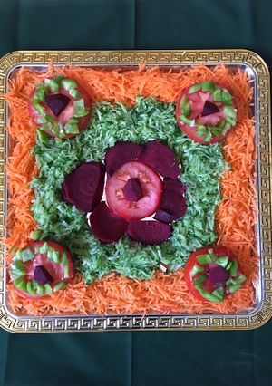 વેજીટેબલ સલાડ (Vegetable Salad Recipe In Gujarati) રેસીપી મુખ્ય ફોટો