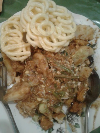 Cara Gampang Menyiapkan Resep Rujak Petis yang Lezat Anti Ribet, Lezat Sekali