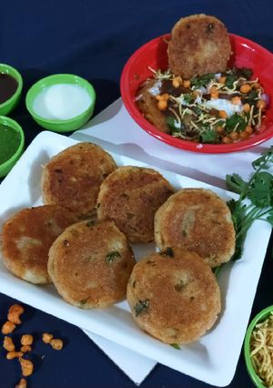 A picture of Aloo tikki.