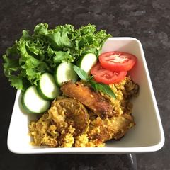 A picture of Middle Eastern Chicken Rice.