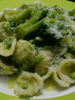 Una foto de Pasta de brócoli verde