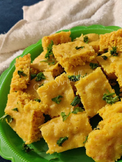 સ્ટીમ ઢોકળા(Steam dhokla recipe in gujarati) રેસીપી મુખ્ય ફોટો
