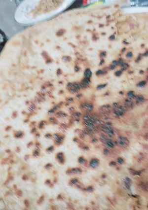 A picture of Yummy crispy chicken paratha.