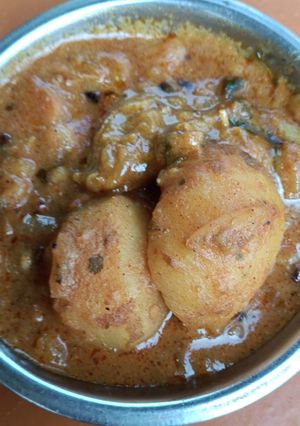 আলুর দম(Aloor dum recipe in Bengali) রেসিপির প্রধান ছবি