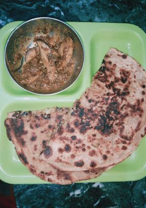 आलू का पराठा (aloo ka paratha recipe in Hindi) रेसिपी मुख्य फोटो