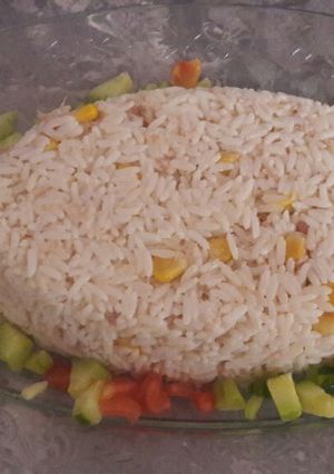 صورة لوصفة سلطة بالرز لذيذة