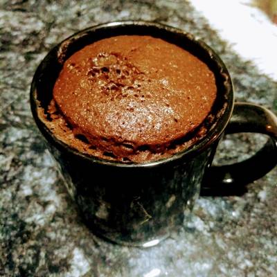 Soufflé de chocolate en el microondas en una taza Receta de Ian- Cookpad