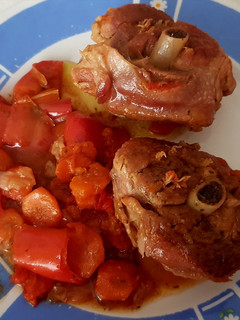 Una foto de Muslos de pavo a la cerveza