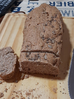 Una foto de Pan de harina integral con semillas