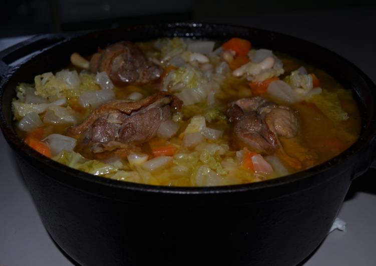 Comment Servir Garbure du sud ouest, la soupe repas