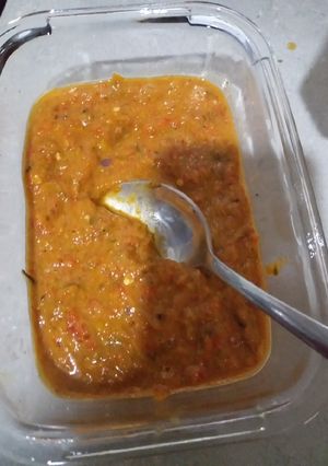 A picture of Roasted pepper sauce.