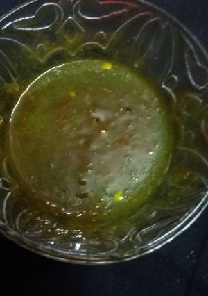 A picture of Green coriander chutney.