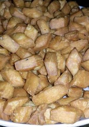 A picture of Maida Namkeen cubes.