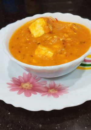 A picture of Soft tofu masala curry.