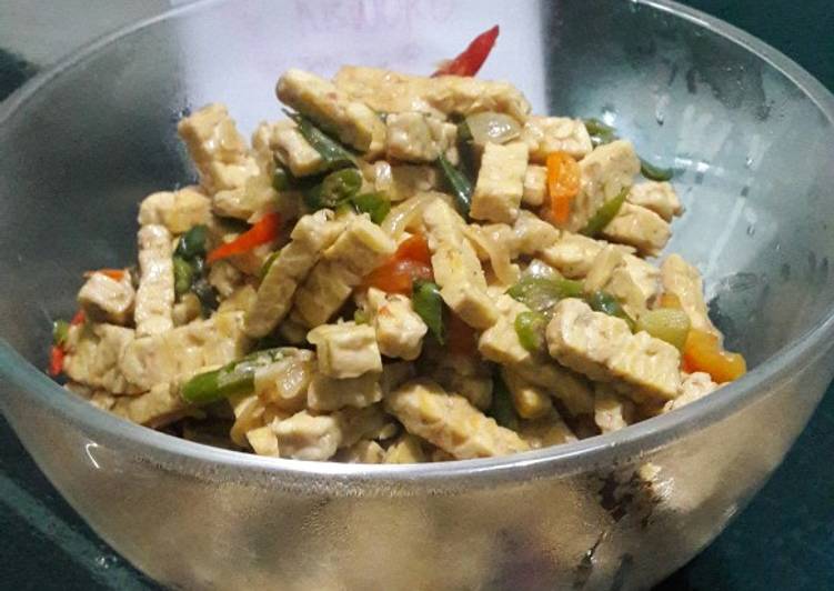 Oseng-oseng tempe cabe hijau pedas mantabbb