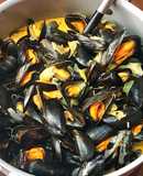 Trai Đen Sốt Kem Kari Gosse