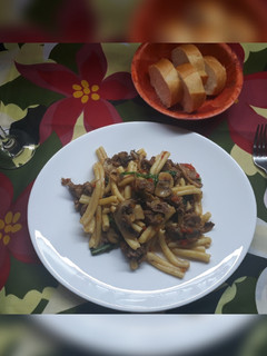 Una foto de Casareccia al ragú con champiñones