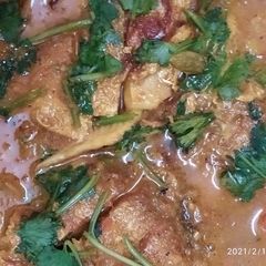 A picture of Pomfret curry.