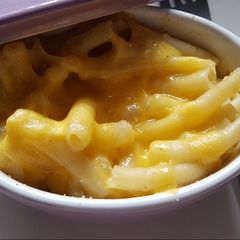 A picture of Macaroni and cheese.