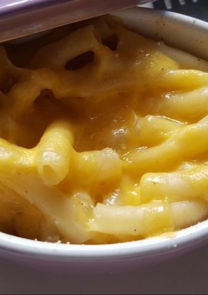 A picture of Macaroni and cheese.