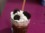 Una foto de batido oreo