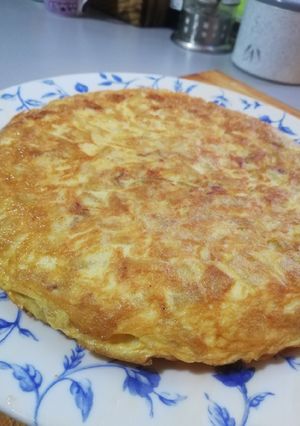 Una foto de Tortilla de patata con cebolla