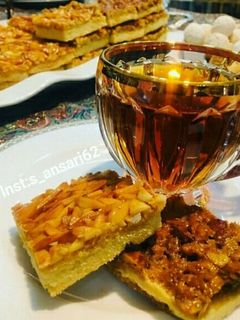 عکسی از دستور شیرینی ملکه بادام