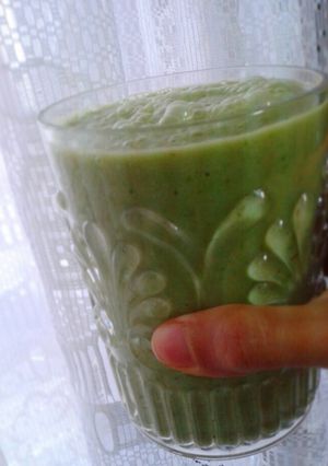 Una foto de Licuado verde ideal desayuno detox