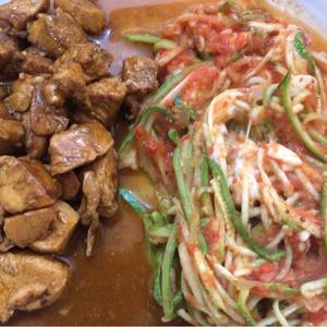 Pollo en salsa de chile pasilla y tamarindo, rápido y fácil