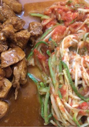 Una foto de Pollo en salsa de chile pasilla y tamarindo, rápido y fácil